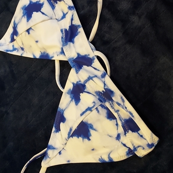 Blue tie die bikini top size S adjustable back - Picture 2 of 7